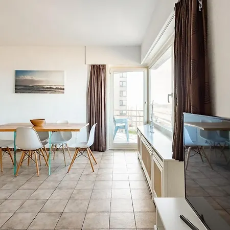 Unique Sea Views - Peace & Nature - Near Tram Stop Apartment